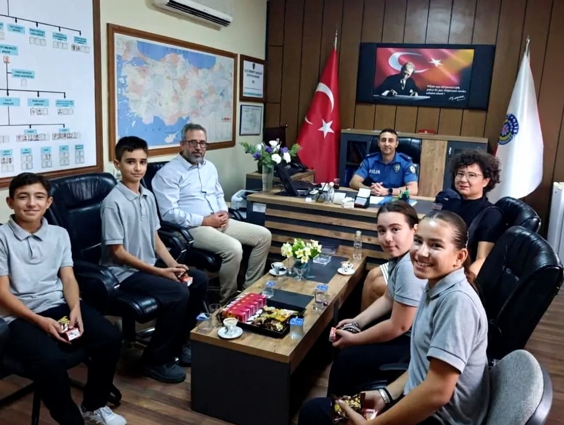 Yenipazar'da öğrenciler İlçe Emniyet Amirliğini ziyaret etti