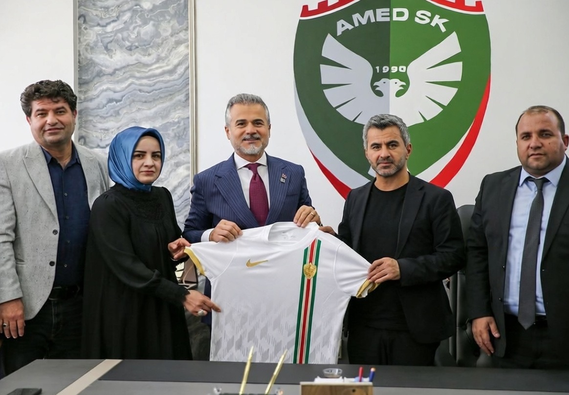 Yeniden Refah Partisi Genel Başkan Yardımcısı Suat Kılıç Amedspor'u ziyaret etti
