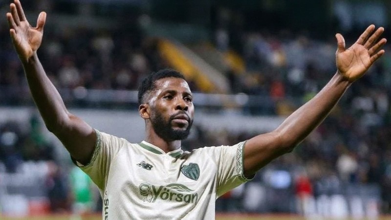 Bursaspor, Muğlaspor'u 3-0 yenerek Iheanacho ile tarihi rekor kırdı