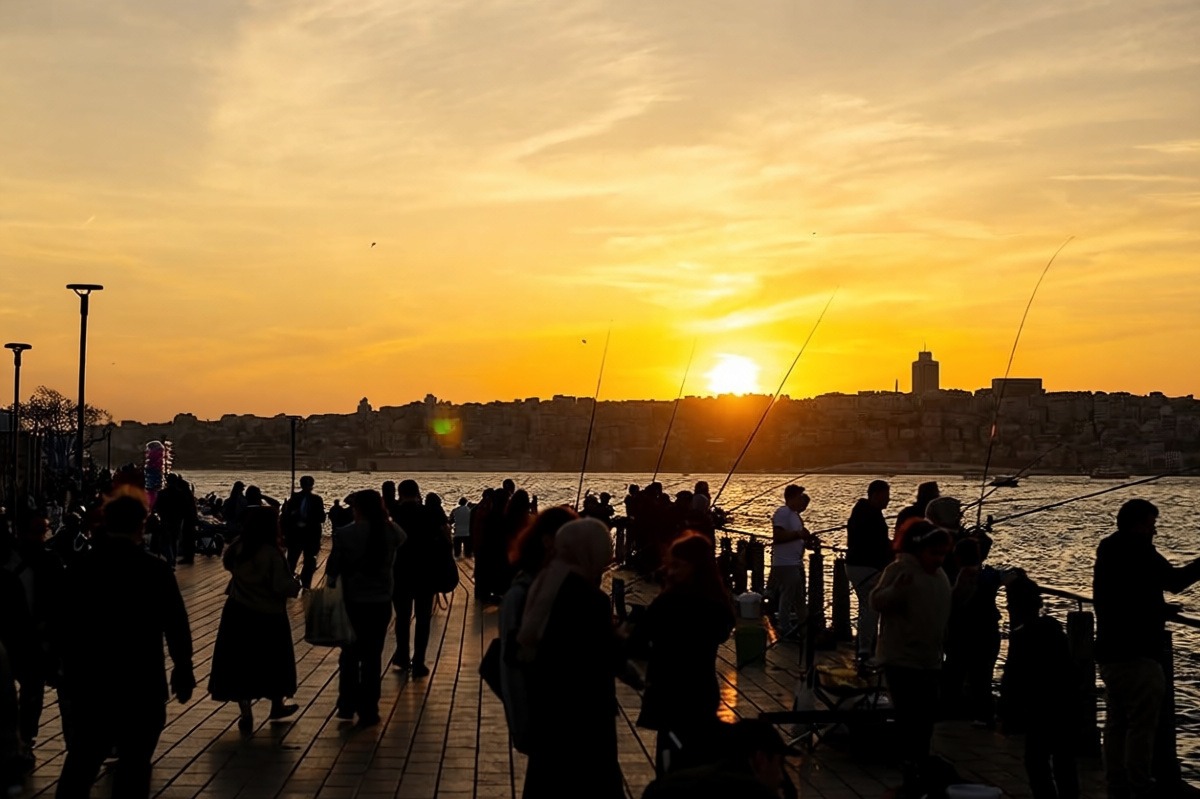 İstanbul'da hafta sonu sıcaklıklar 25 dereceye yükselecek