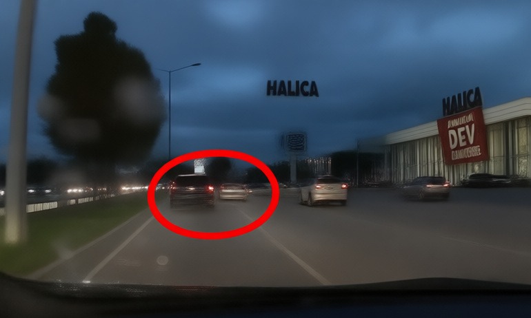 Bursa'da iki sürücü arasındaki yol verme tartışması kameraya yansıdı