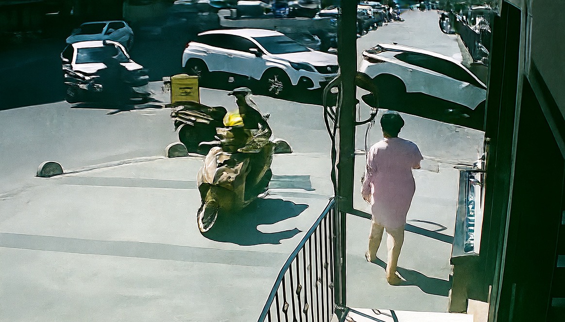Küçükçekmece'de motosiklet ile otomobil çarpıştı: 1 yaralı