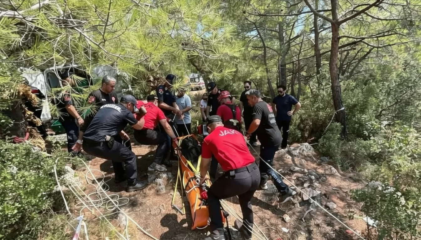 Fethiye'de yüksekten düşen 45 yaşındaki Faruk Aldemin hayatını kaybetti