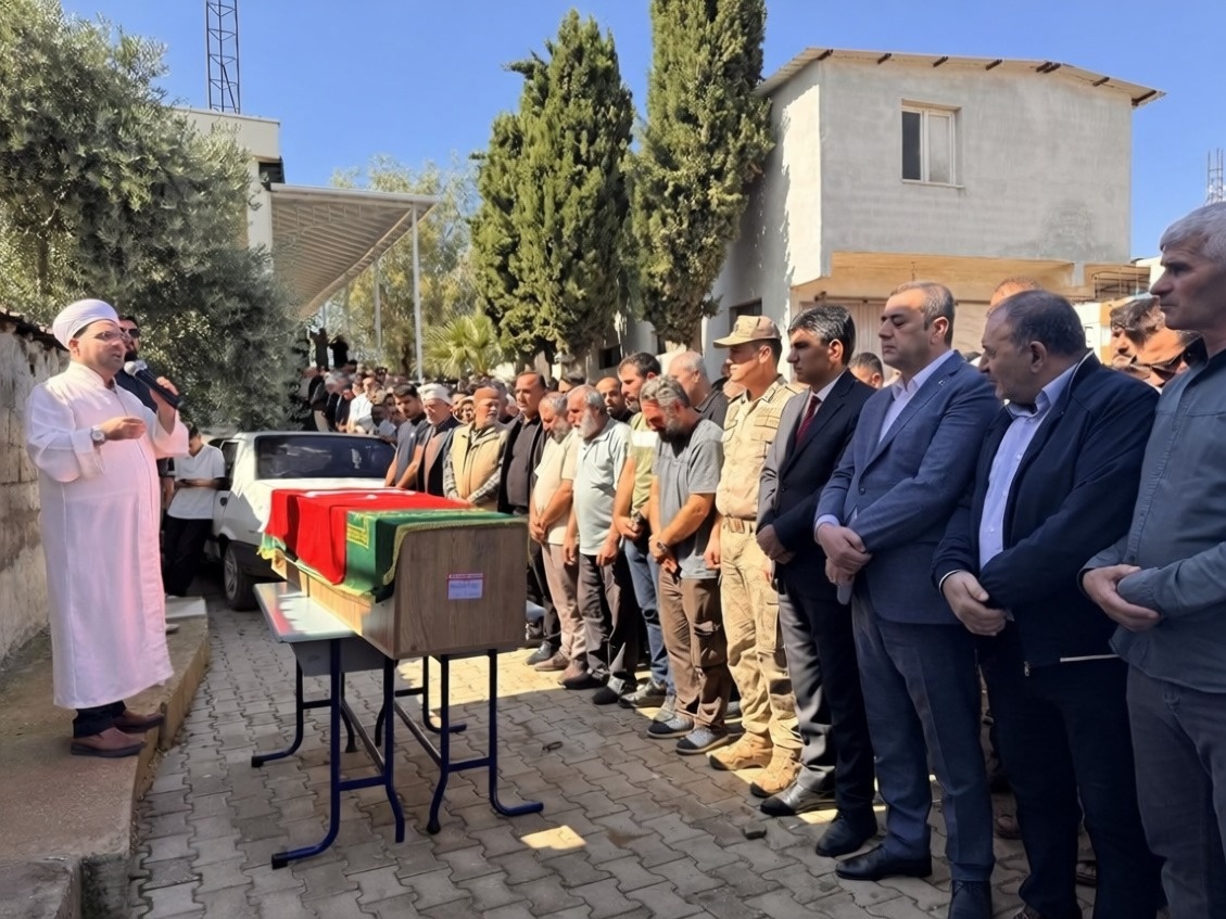 Kıbrıs'ta batan gemide ölen iki kişinin cenazesi defnedildi