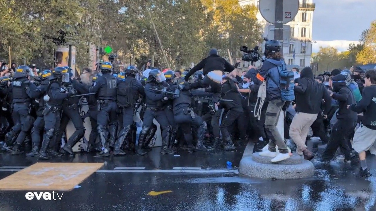 Paris Bastille Meydanı'nda öğrenci protestoları ve polis çatışması yaşandı