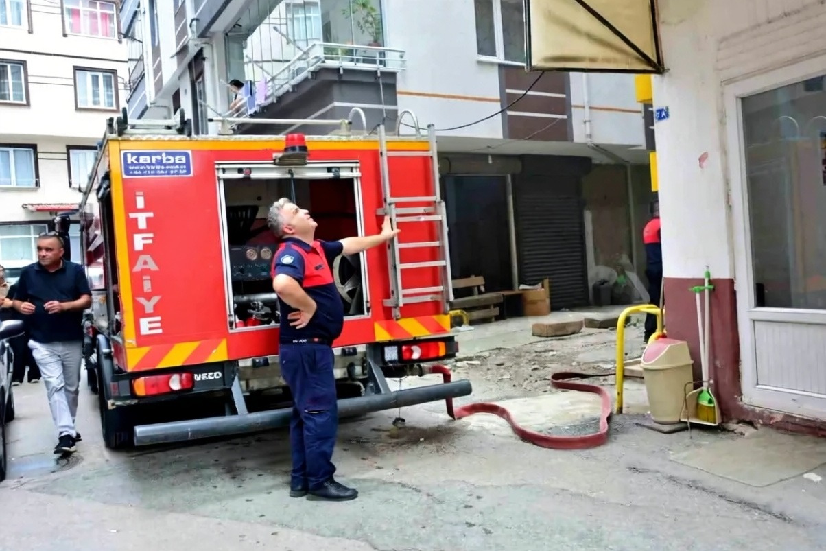 Ünye'de ocakta unutulan yemek duman çıkardı