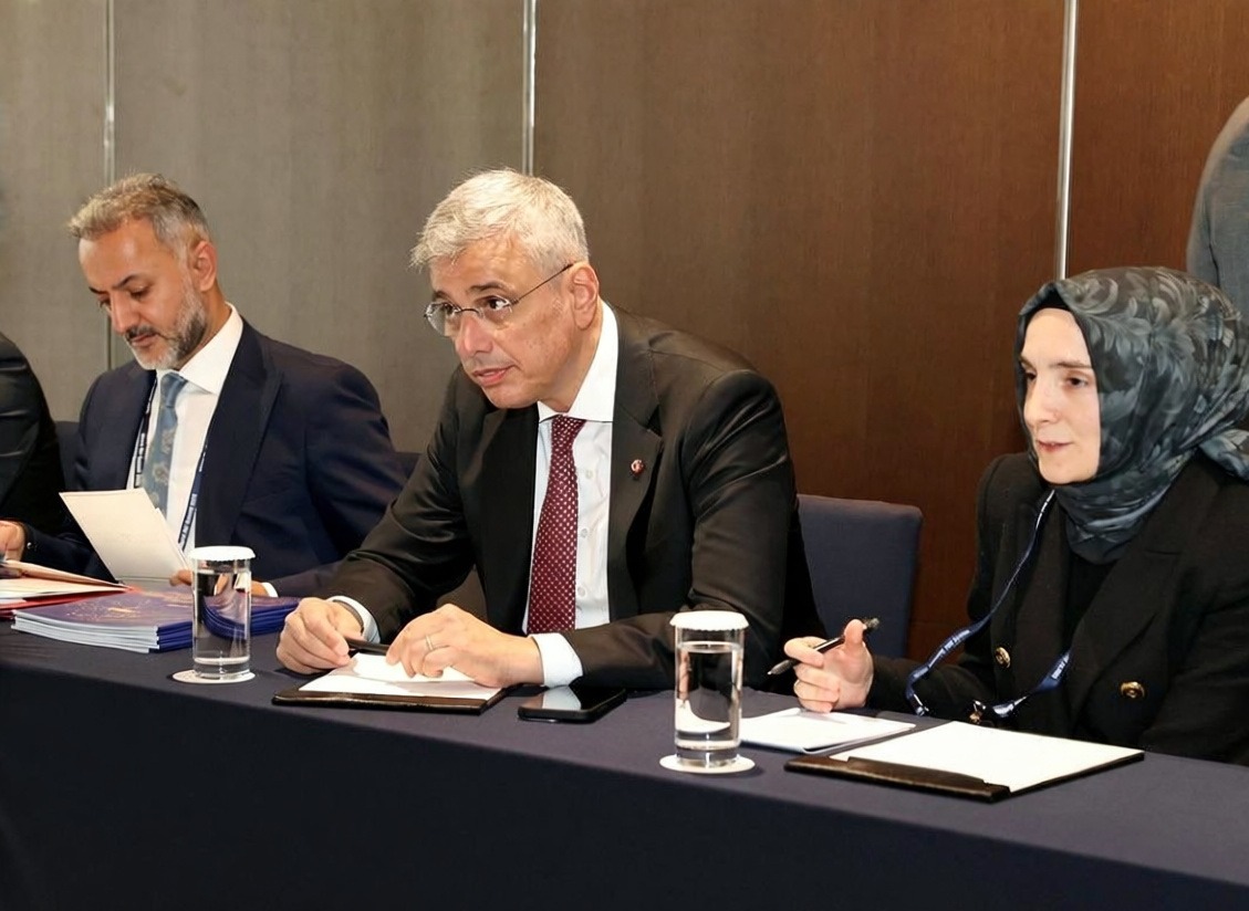 Sağlık Bakanı Memişoğlu Seul'de Katar Halk Sağlığı Bakanı ile görüştü