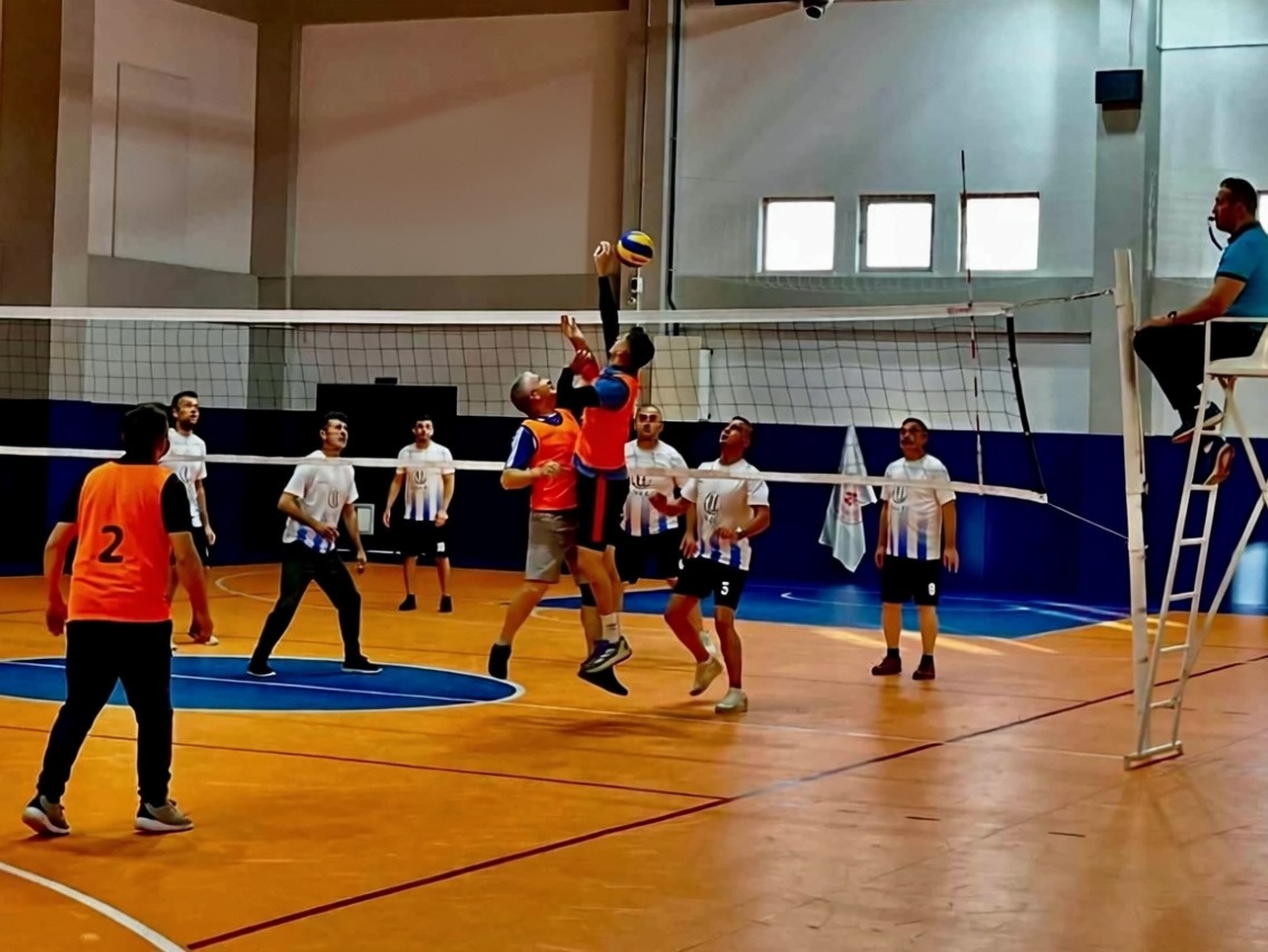 Pazaryeri'nde voleybol şampiyonu İlçe Milli Eğitim Müdürlüğü oldu