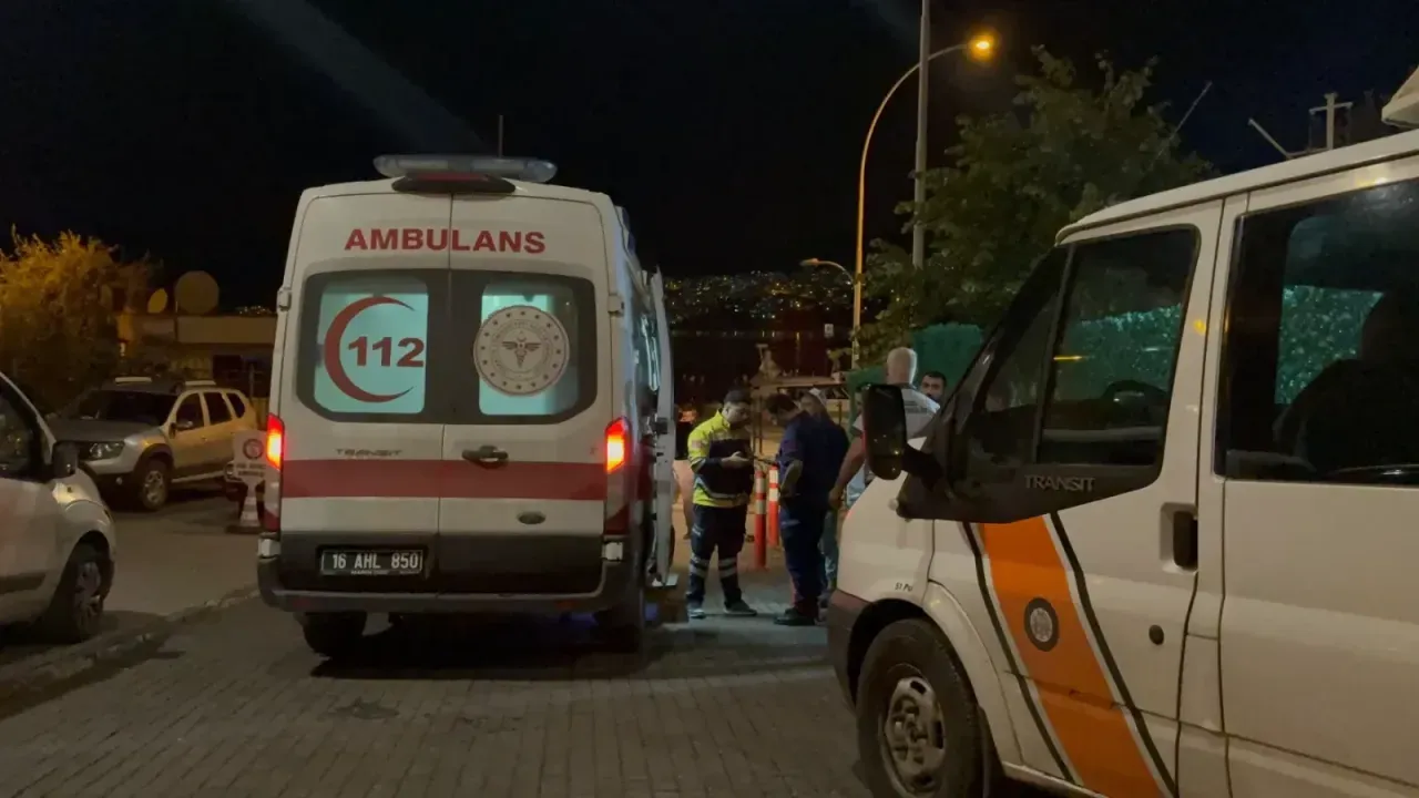 Bursa Gemlik'te iskeleden denize düşen üniversite öğrencisi kurtarıldı