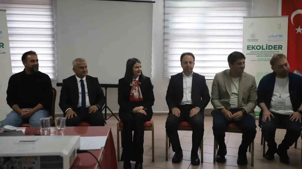 Karabük'te 30 kamp liderine ekolojik okuryazarlık eğitimi veriliyor