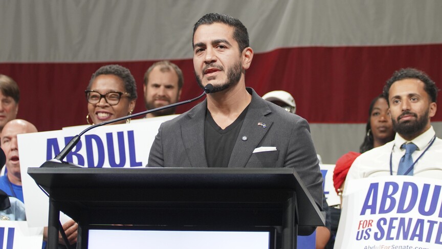 Ocasio-Cortez, Michigan senatör adayı El-Sayed'e 1 milyon dolar bağış yaptı