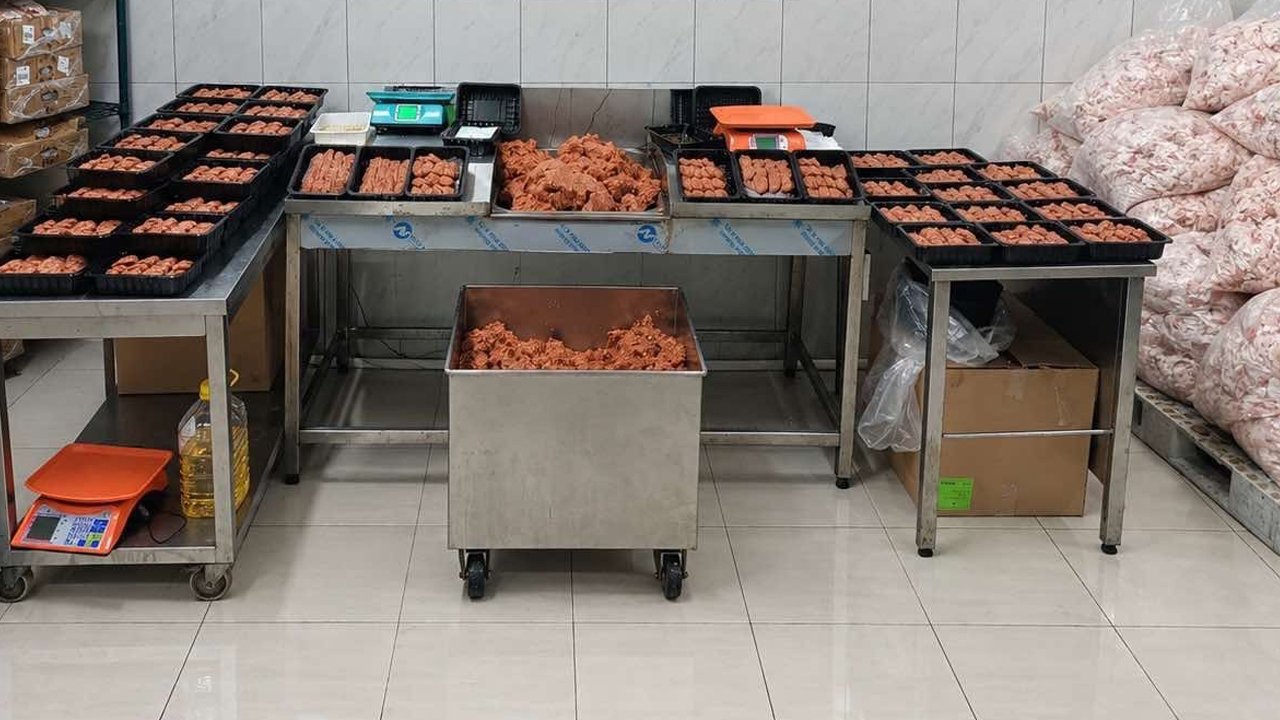 Ankara'da jandarmadan operasyon: 1333 kilogram niteliği değiştirilmiş et ele geçirildi