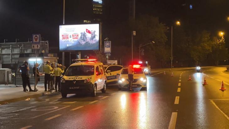 Bakırköy'de peş peşe iki motosiklet kazası: 1'i ağır 3 yaralı