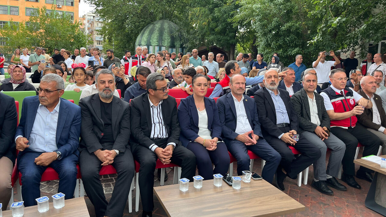 Diyarbakır'da düzenlenen karpuz yarışmasının birincisi Adil Aydın oldu