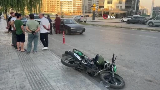 Türkiye'nin farklı illerinde otomobil ve motosiklet çarpıştı: 3 yaralı