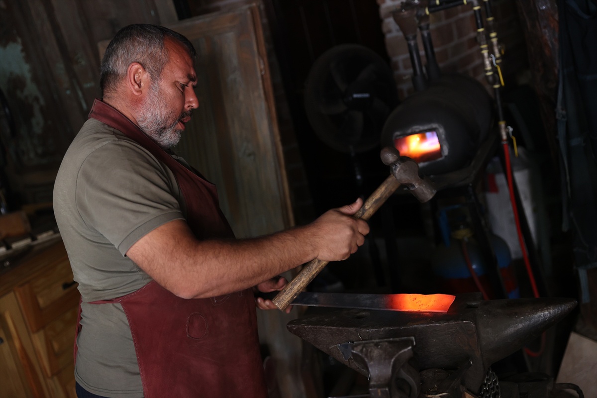 Konya Sille'de Şam çeliğiyle el yapımı bıçak üretiliyor