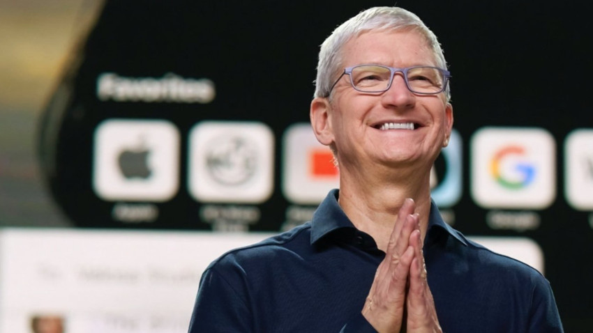 Apple CEO'su Tim Cook görevini John Ternus'a devrediyor