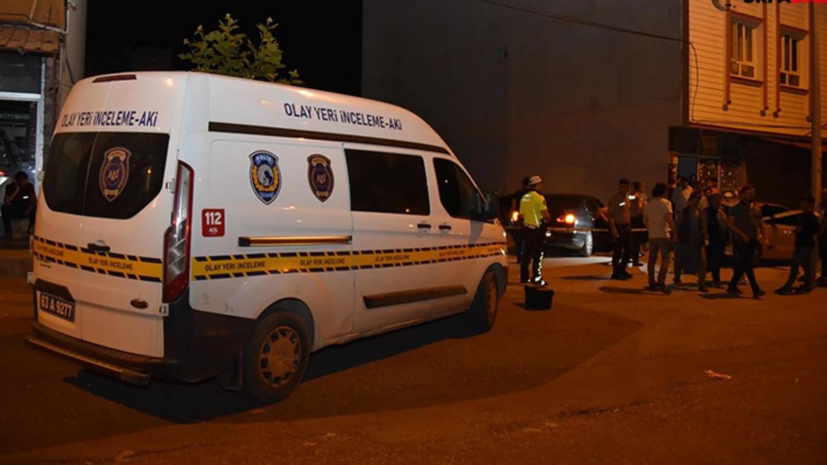 Bağcılar'da kamyonet içerisinde ölü bulunan kişinin cenazesi otopsiye kaldırıldı