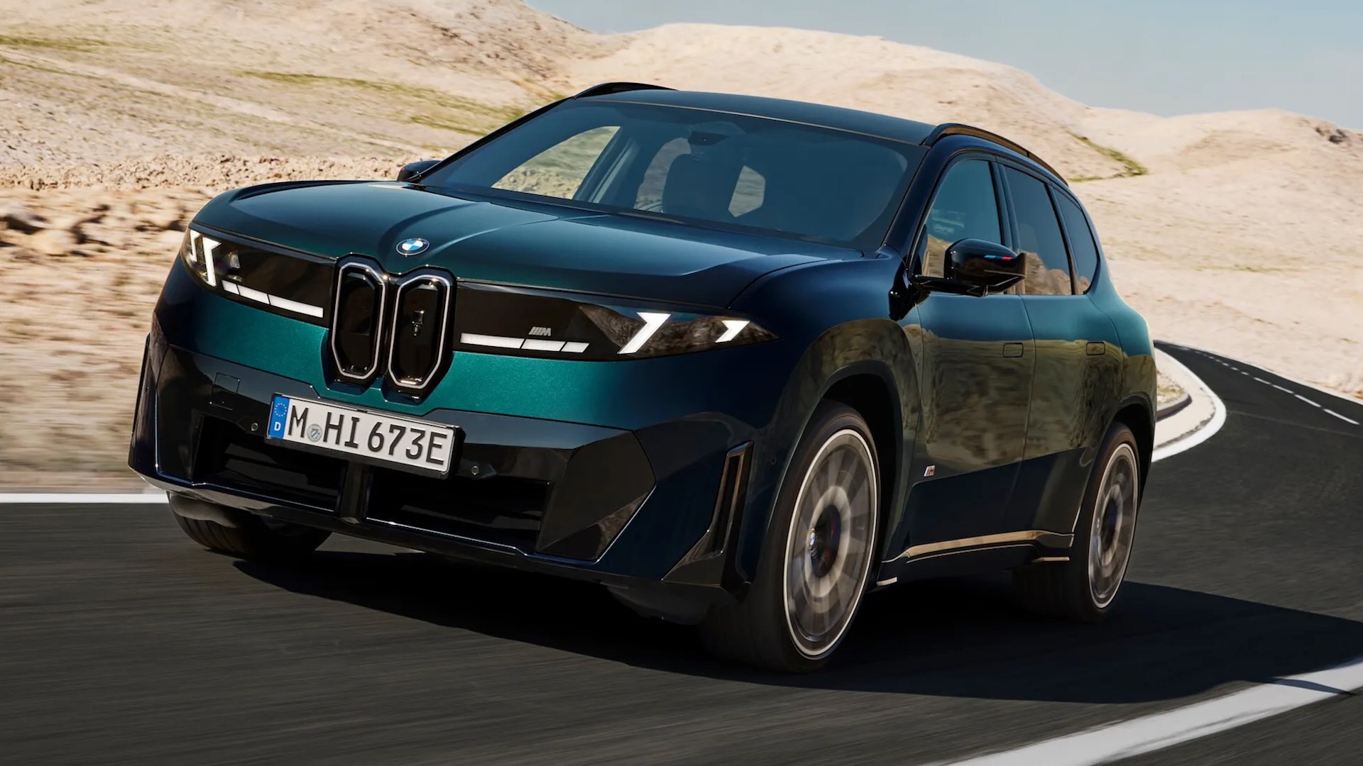BMW, 603 beygirlik yeni elektrikli SUV modeli iX3 M60'ı tanıttı