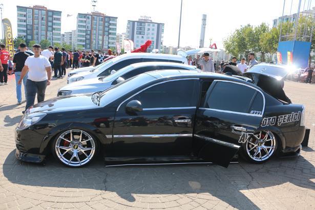 Diyarbakır'da 45 farklı şehirden gelen modifiye araçlar sergilendi