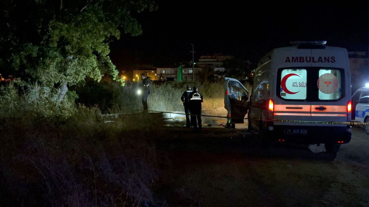 Adana'nın Sarıçam ilçesinde boş arazide bir erkek cesedi bulundu