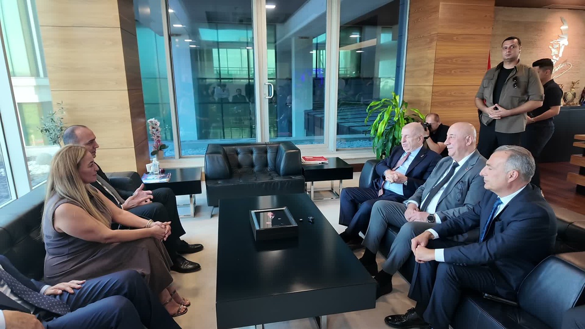 Zafer Partisi Genel Başkanı Ümit Özdağ Konyaaltı Belediye Başkanı ile görüştü