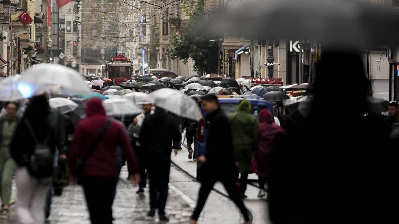 AKOM İstanbul'daki yağışlı havanın 4 Ekim Pazar günü sona ereceğini duyurdu