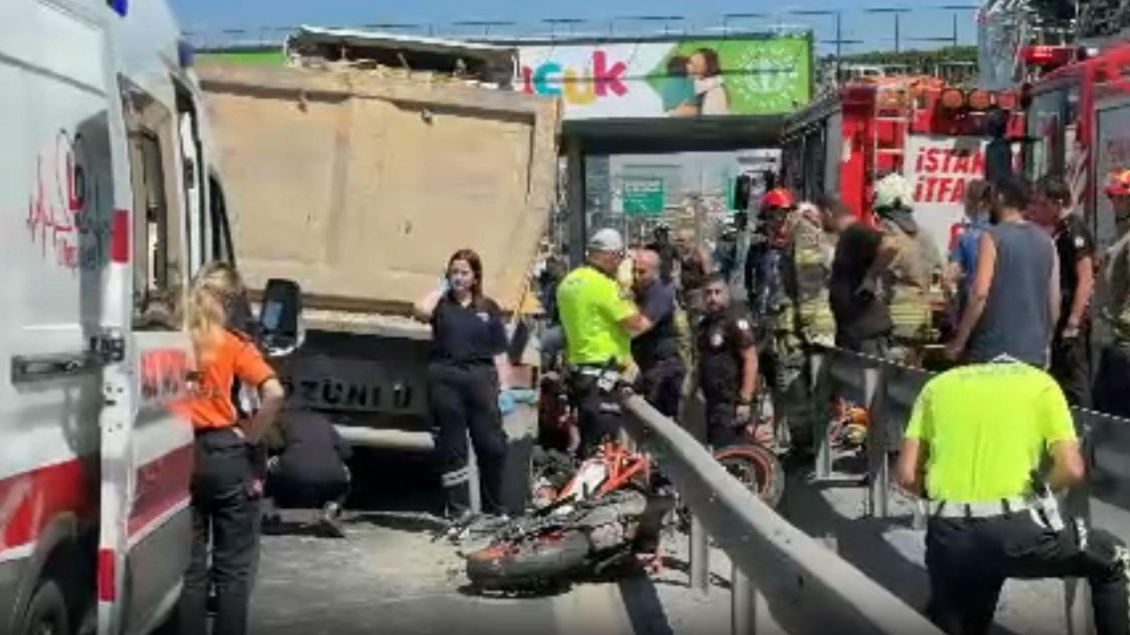 Basın Ekspres yolunda hafriyat kamyonu altında kalan motosikletli öldü