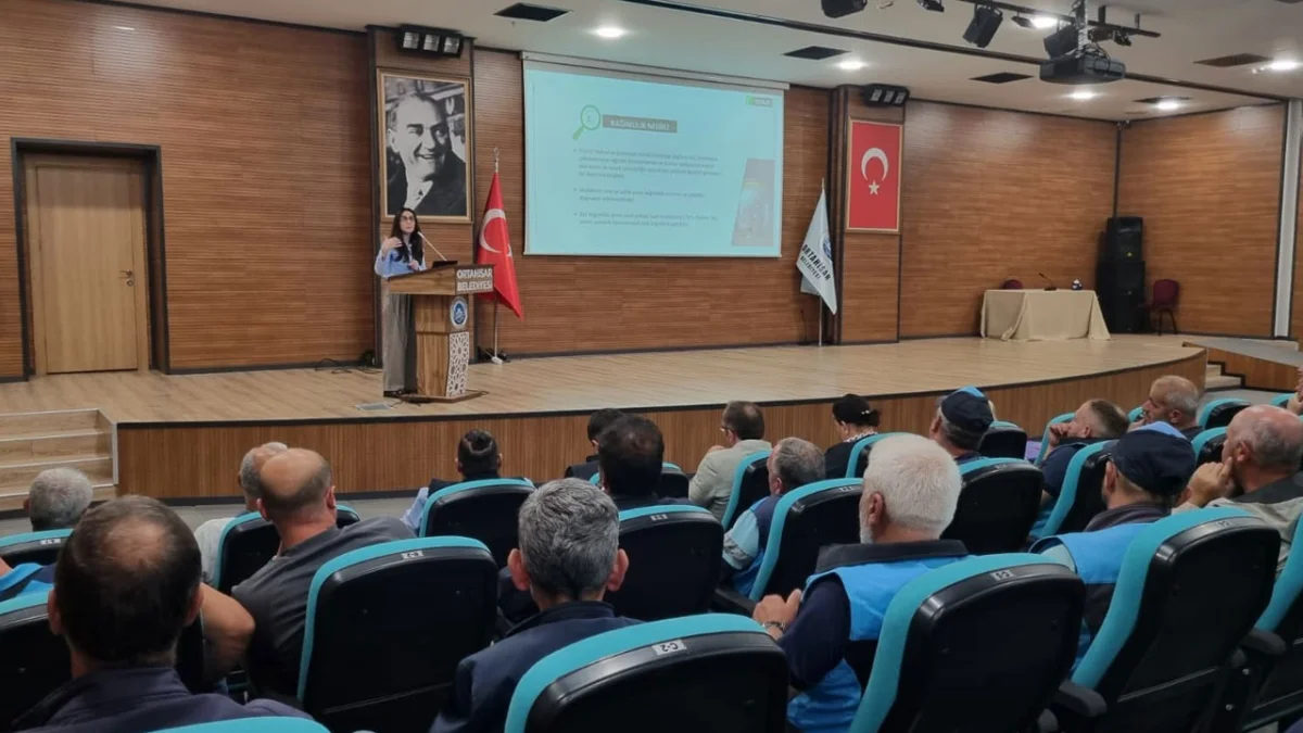 Ortahisar Belediyesi çalışanlarına bağımlılıkla mücadele eğitimi verildi