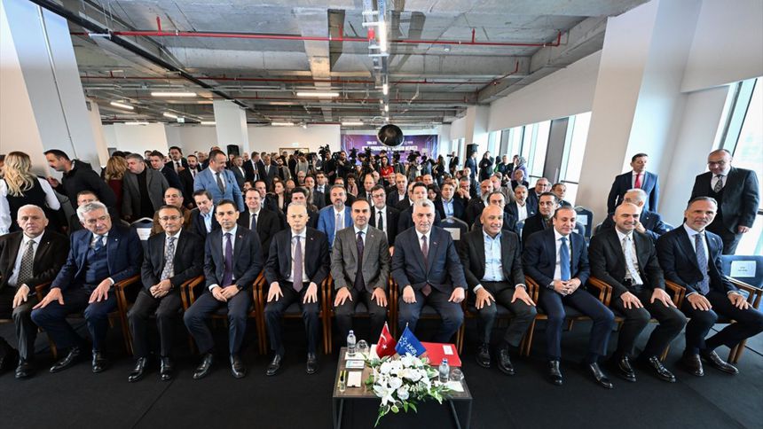 Bakan Bolat tekstil ve hazır giyimde ihracat ve istihdam kaybının durduğunu açıkladı