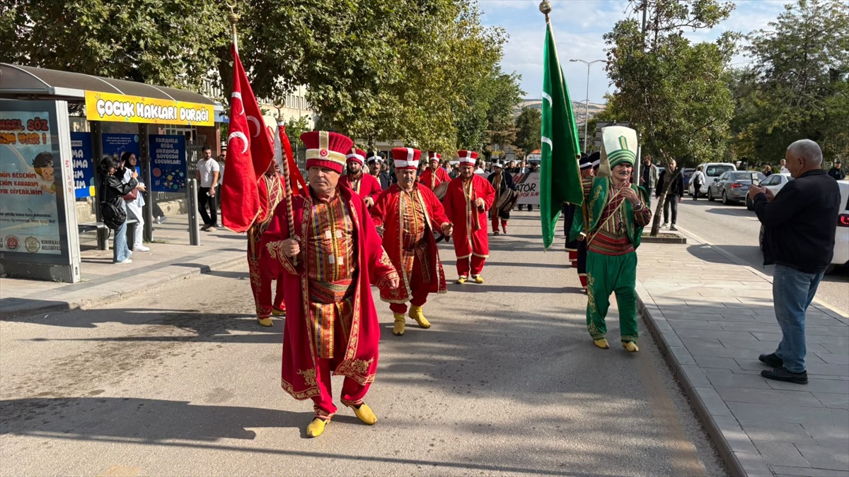 Kırıkkale'de spor haftası kutlamaları kortej yürüyüşüyle açıldı