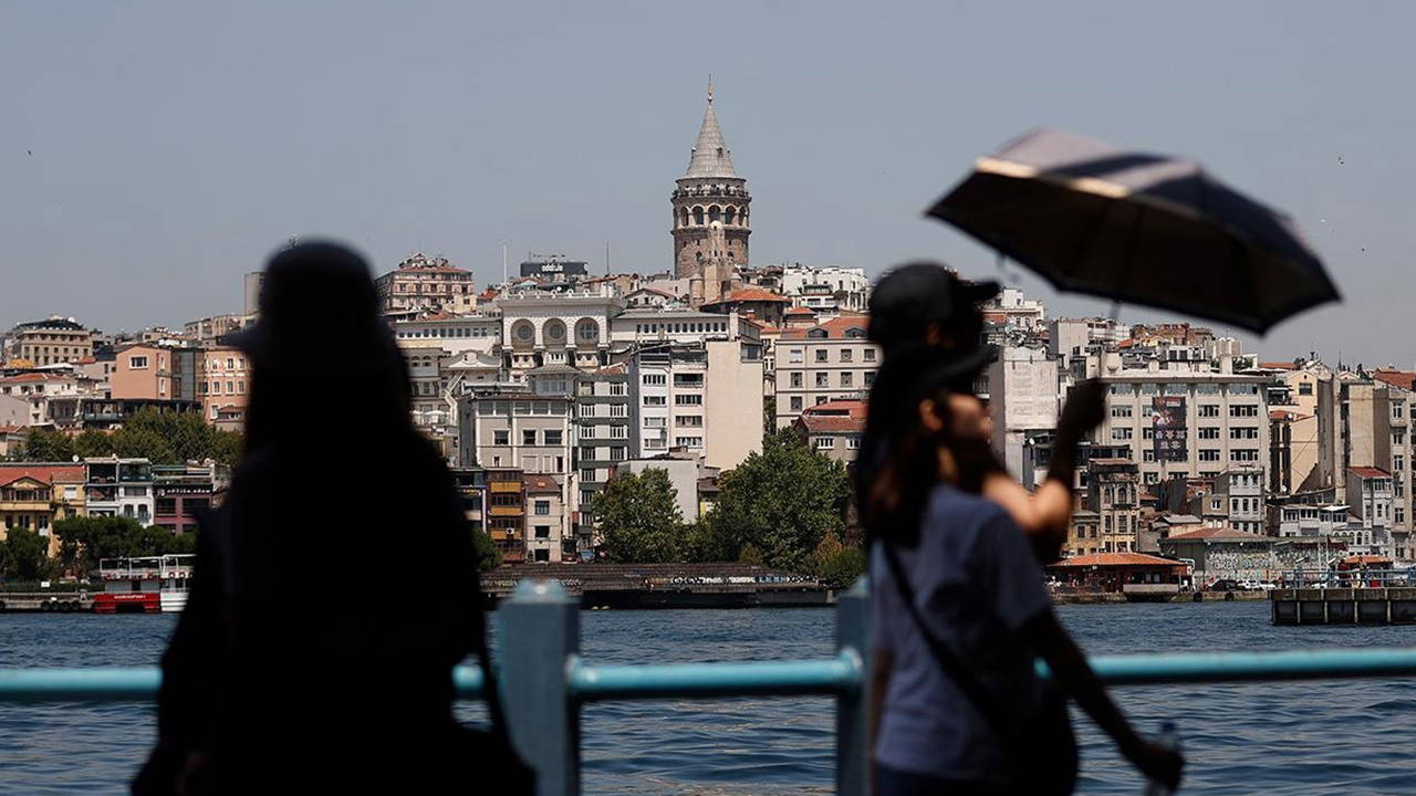 İstanbul'da Afrika ve Basra kaynaklı sıcak hava dalgası etkili oluyor