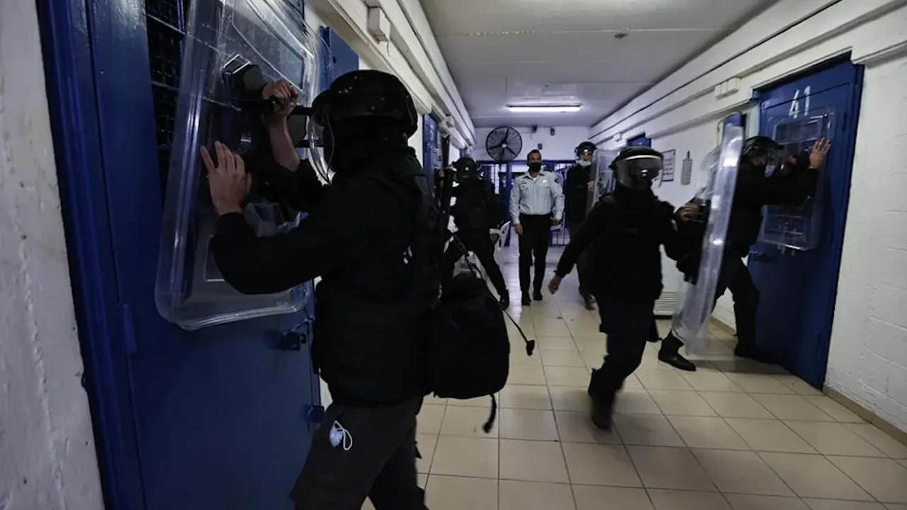 Haaretz araştırması İsrail hapishanelerinde işkence iddialarını ortaya koydu