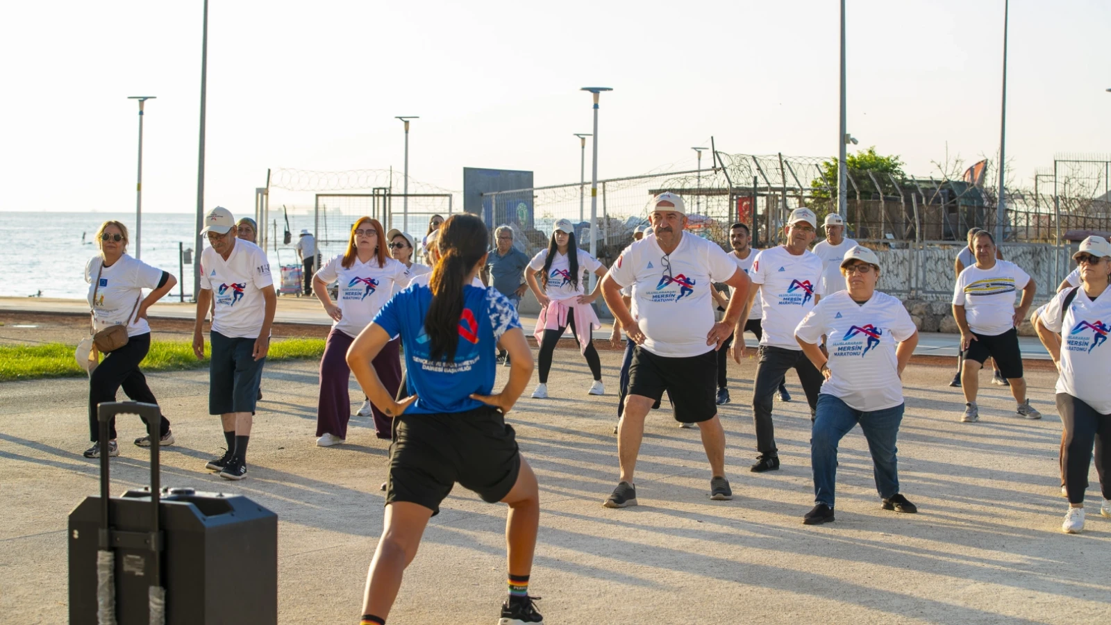 Mersin merkez ilçelerin muhtarları sabah sporu etkinliğinde buluştu