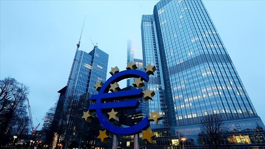 Avro Bölgesi ekonomisindeki büyüme ECB'yi faiz artışına yaklaştırıyor