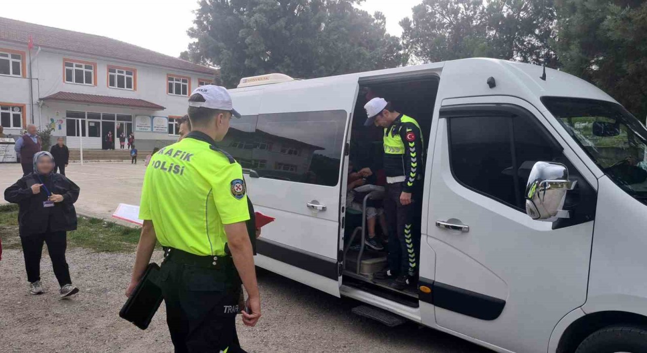 Zonguldak'ta okul servis araçlarına yönelik denetimler sürüyor
