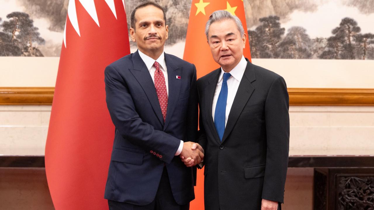 Katar Başbakanı Al Sani, Çin Dışişleri Bakanı Wang Yi ile Pekin'de görüştü