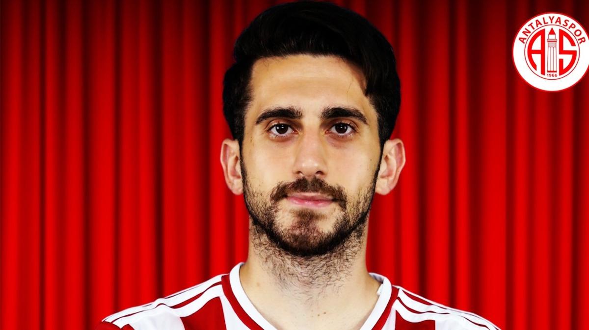 Antalyaspor orta saha oyuncusu Ömer Faruk Beyaz ile sözleşme imzaladı