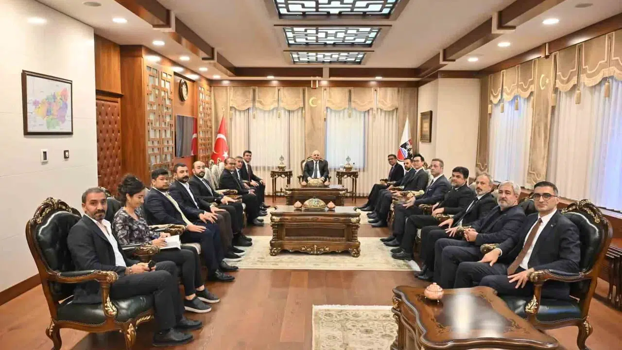 Malezya Ankara Büyükelçisi Diyarbakır Valisi ile görüştü