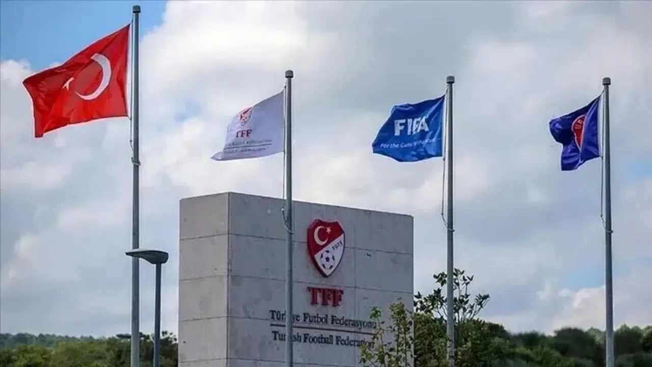 TFF profesyonel lig maçlarında saygı duruşu yapılacağını duyurdu