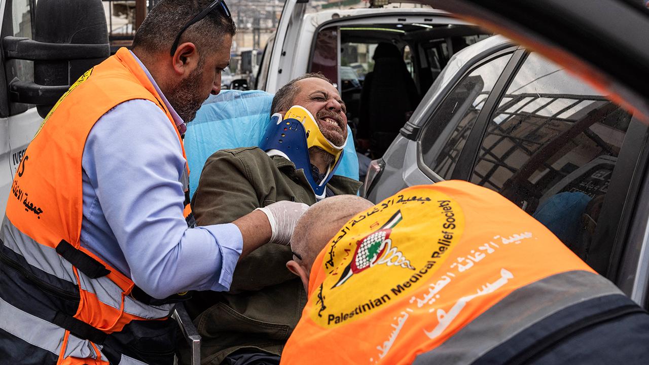 Batı Şeria'da AFP muhabiri İsrailli yerleşimcilerin saldırısına uğradı