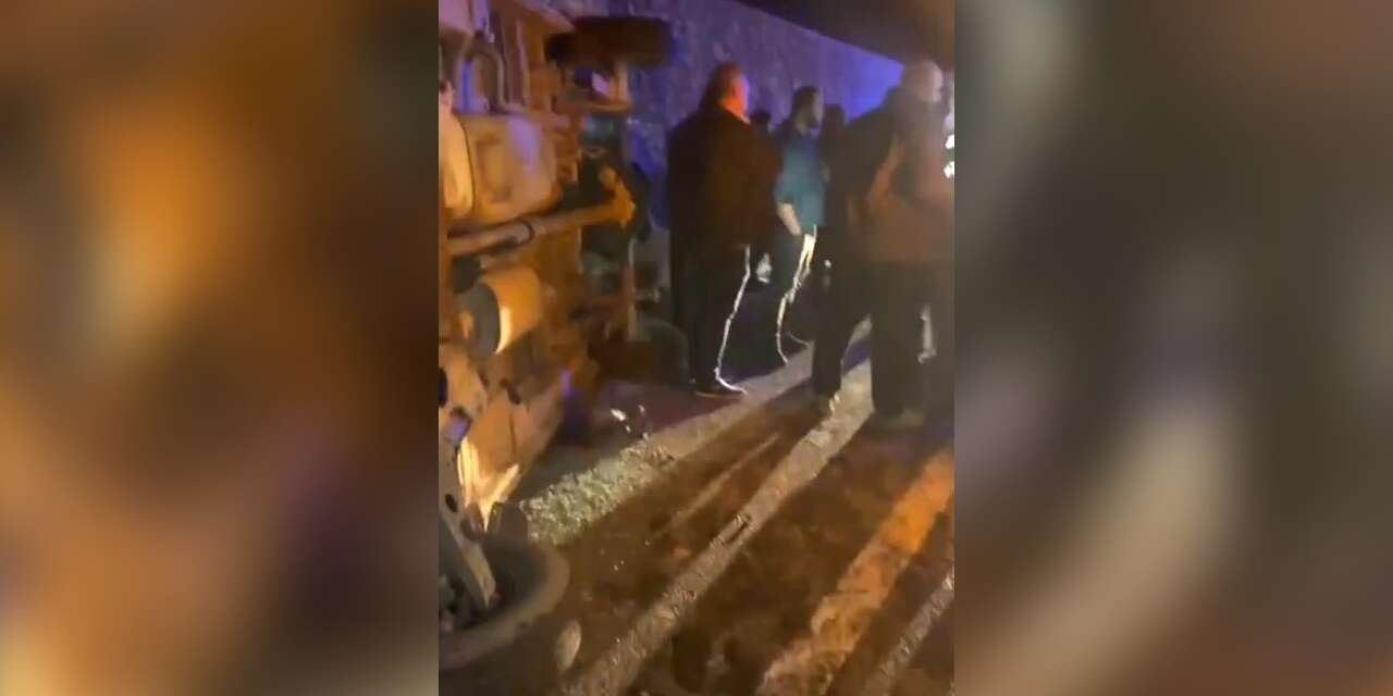 Batman-Hasankeyf yolunda minibüs kontrolden çıktı: Yaralılar var