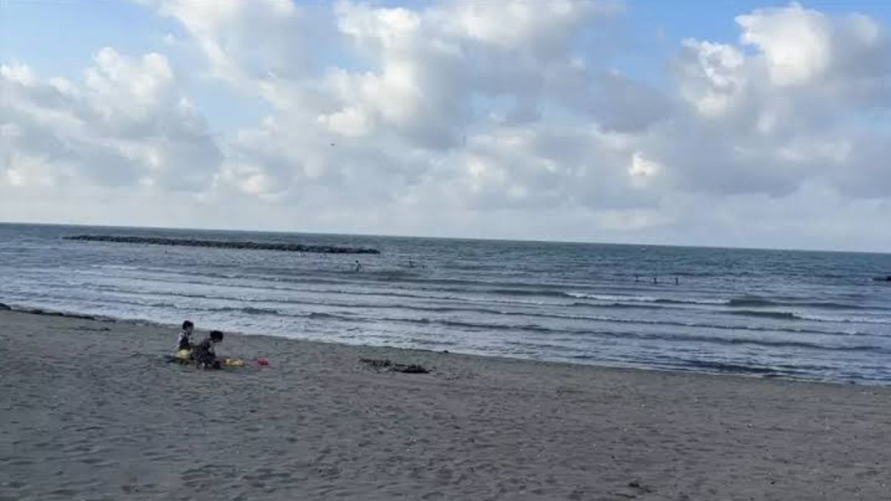 Samsun'da çeken akıntıya kapılan 4 kişi hastaneye kaldırıldı