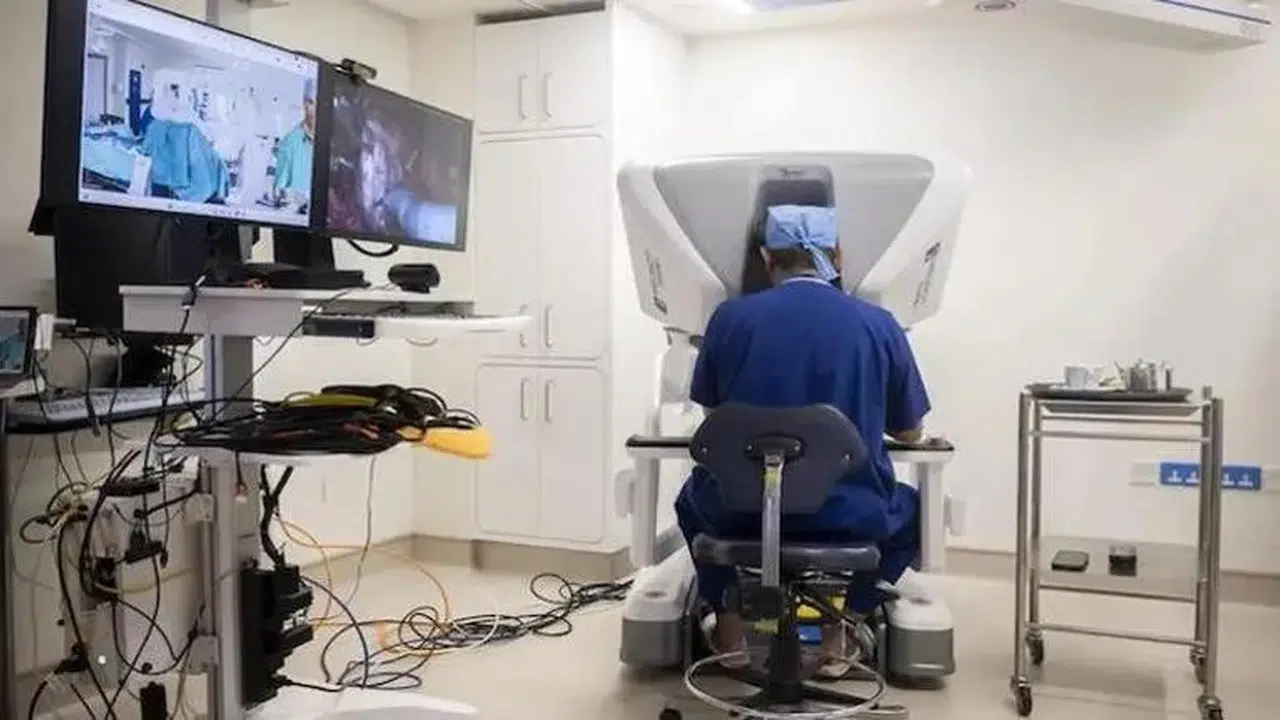 Telecerrahi yöntemiyle farklı şehir ve ülkelerdeki hastalara uzaktan müdahale dönemi