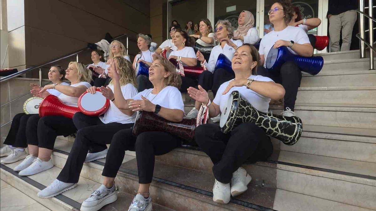 Balıkesir'de Dünya Yaşlılar Günü etkinliklerle kutlandı