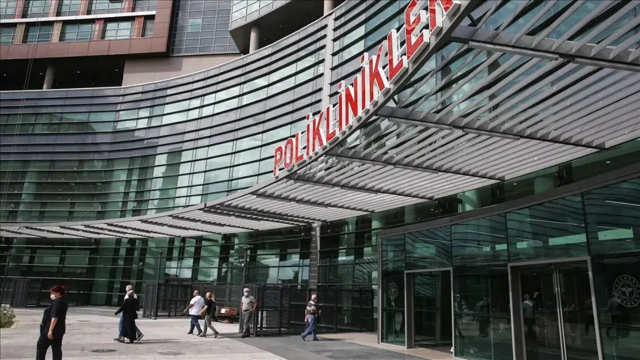 Türkiye'nin sağlık altyapısı 20 yeni şehir hastanesiyle genişliyor