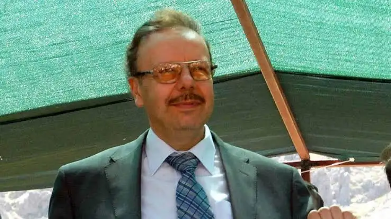 Eski Bakan Denizolgun'un mezarı ölüm şüphesi üzerine açıldı