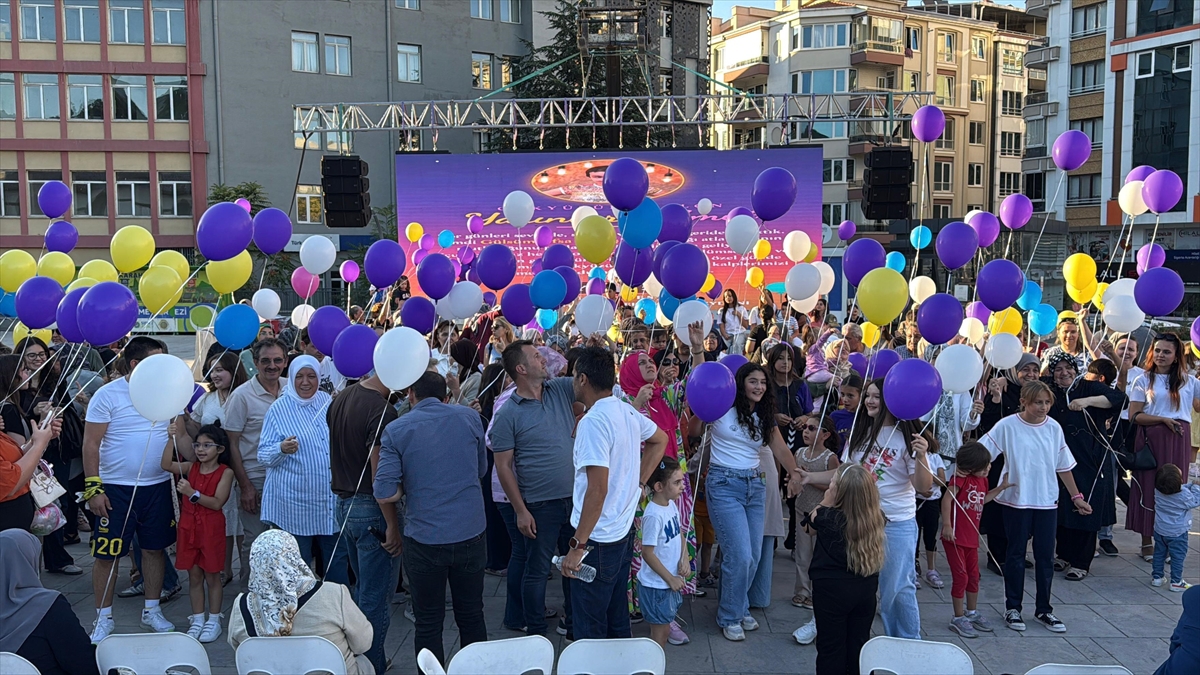 Afyonkarahisar'da lösemiyi yenen Gülsüm Efsa için balon uçuruldu