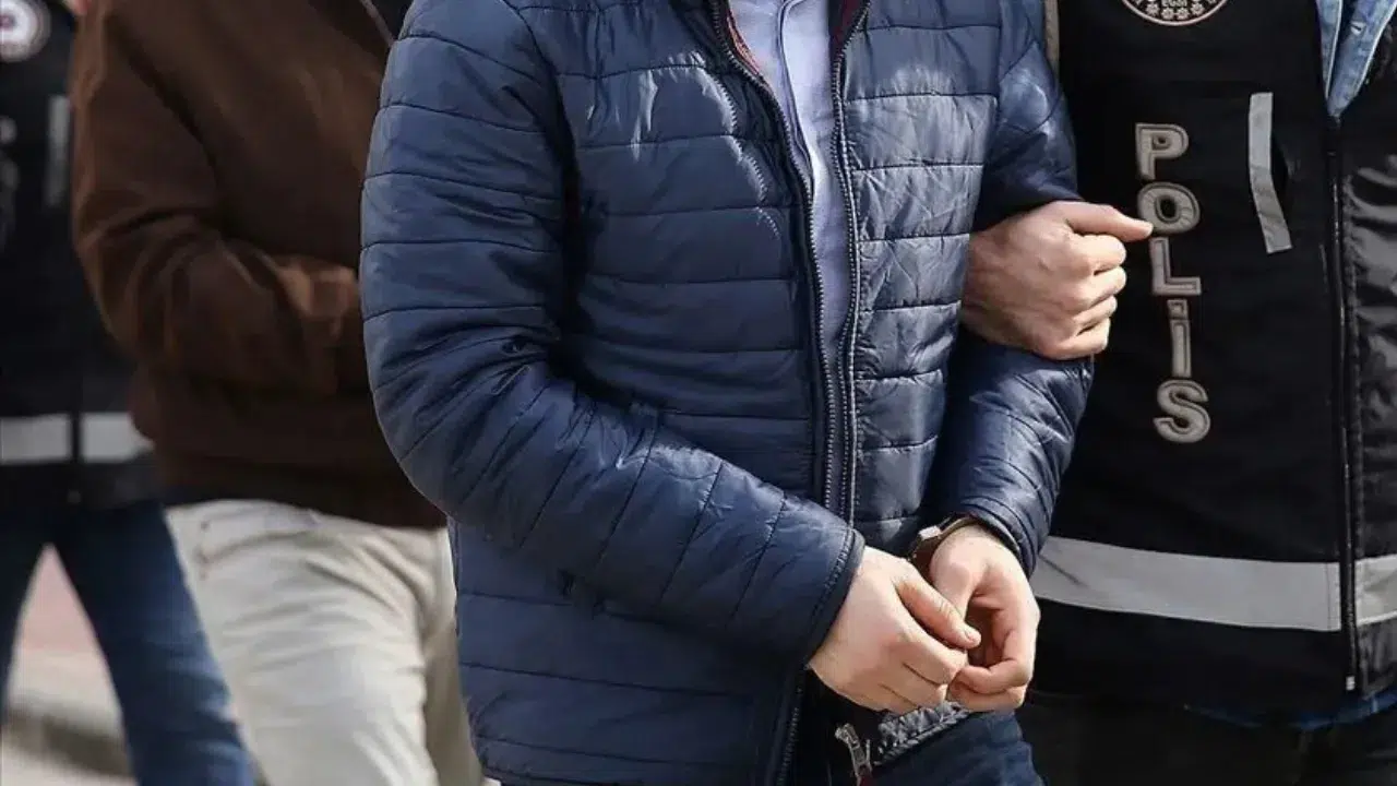 Sivas'ta anayasal düzeni ortadan kaldırmaya teşebbüs suçundan aranan hükümlü yakalandı