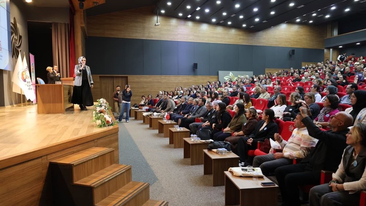 Nazilli'de akran zorbalığına karşı öğretmenlere yönelik seminerler düzenlendi